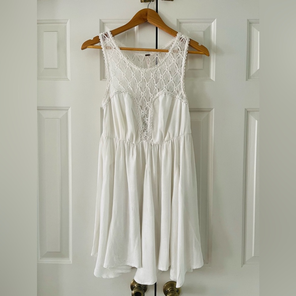 Free People White Dress. Size Medium.